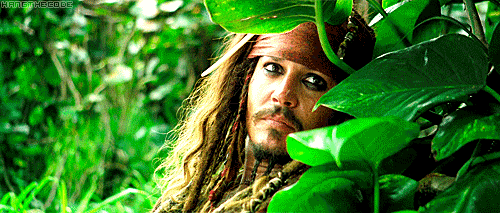 jacksparrow-spying.gif
